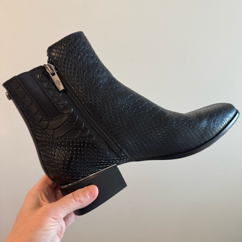 Donald Pliner Azia Women's Black Snake Embossed Leather Booties Size‎ 8M - Picture 8 of 10